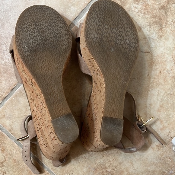 Michael kors wedges - Picture 4 of 5